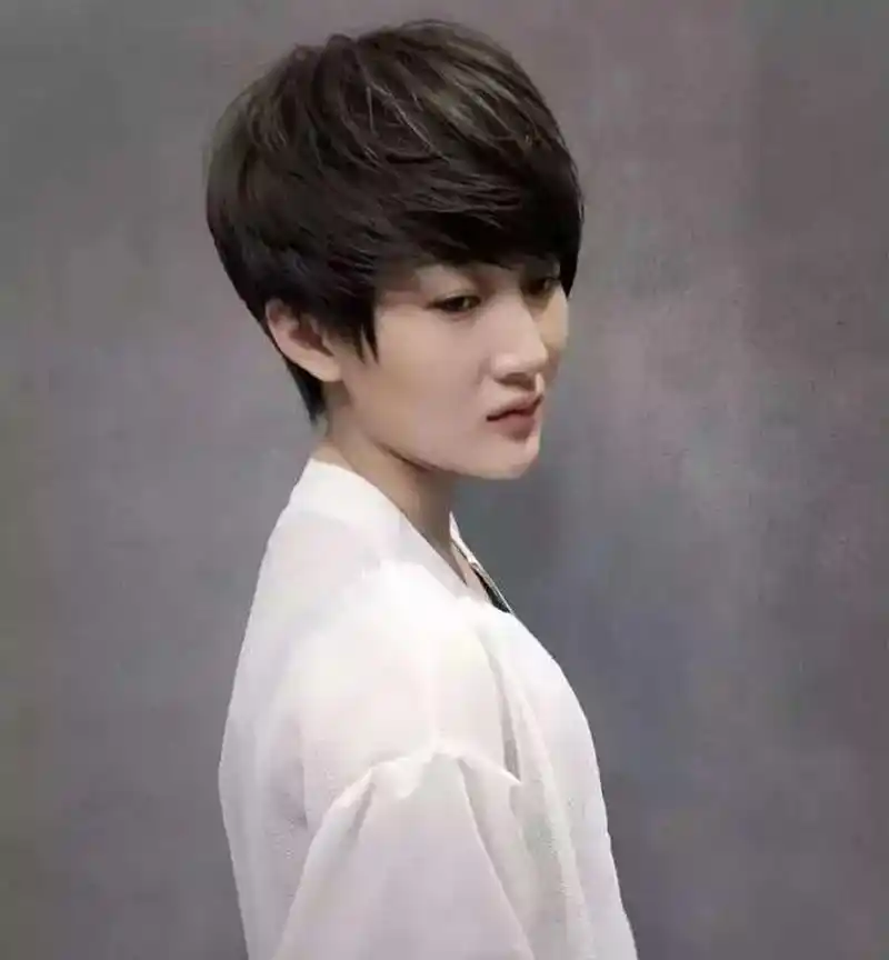 精干利落又率性的超短发,适合圆脸的女士 #百度国潮季# 你还不知道