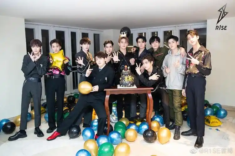 2020年阿拉壶/r1se的活动合影帖