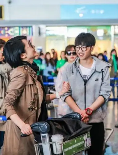 原创与华晨宇上演姐弟恋许晴节目中直言我们终身都会相爱