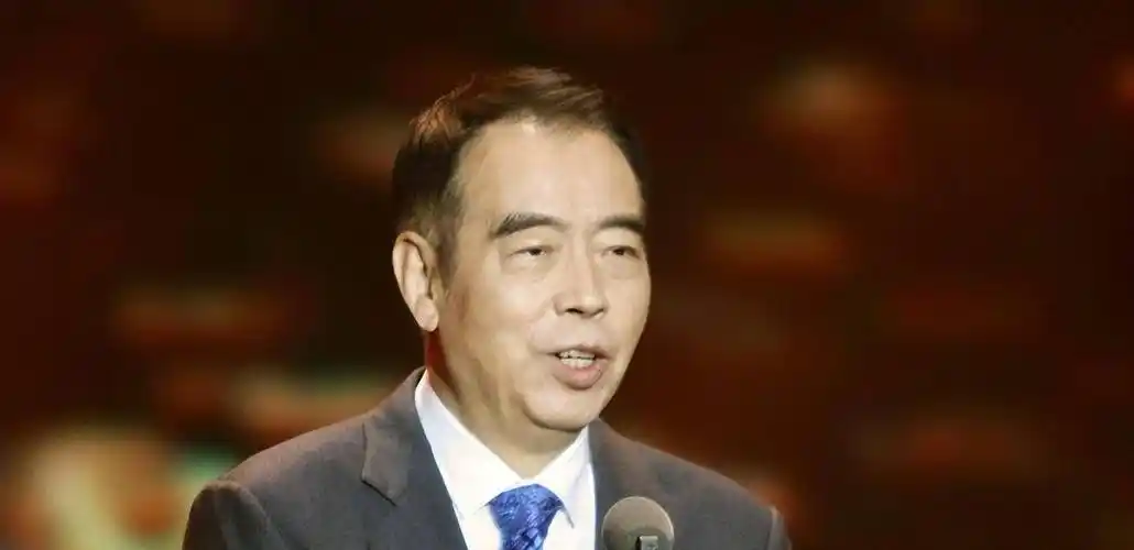 一个热搜,扯下了陈红最后一丝"体面"_陈凯歌_陈飞宇_洪晃