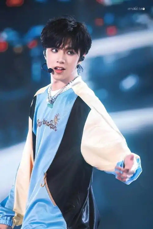 刘耀文跳舞好帅##刘耀文演唱会舞台