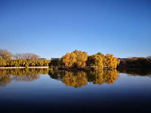 碧空如洗 水天一色