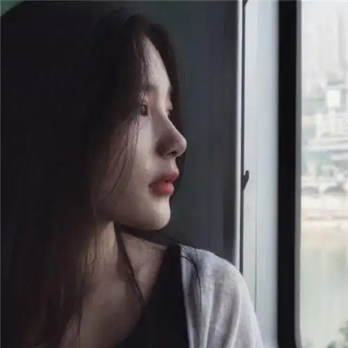 长发侧脸气质女神范女生头像 咽下眼泪继续微笑