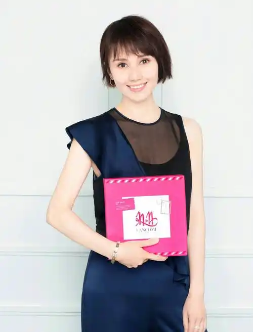 袁泉—百花影后的高级美_气质_轮廓_大戏