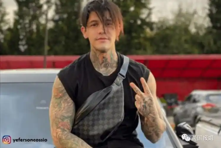 "纹身男在达到300万粉后隆胸""哥伦比亚网红为了好玩去隆胸""男网红