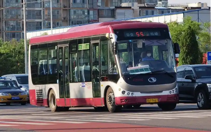 「运行视频no.11」北京公交快专152路bk6100n(京华毛毛虫)原速原声