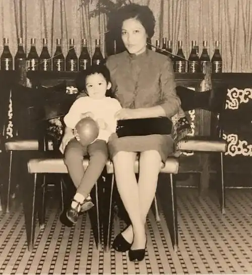 四位老人倾情出镜,郎妈和吉娜妈妈长得都很漂亮.