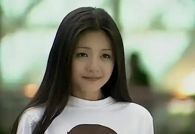 大s凭借《流星花园》中杉菜一角迅速火遍大江南北,同时也成为了众人心