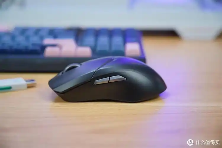 轻量化游戏鼠标,支持4k回报率,雷柏vt9双模鼠标会让你满意 !_鼠标_什