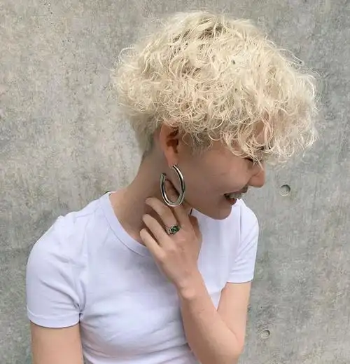 烫小卷烫大卷波波头潮色短发16款时尚显瘦颜值高你最想剪哪种