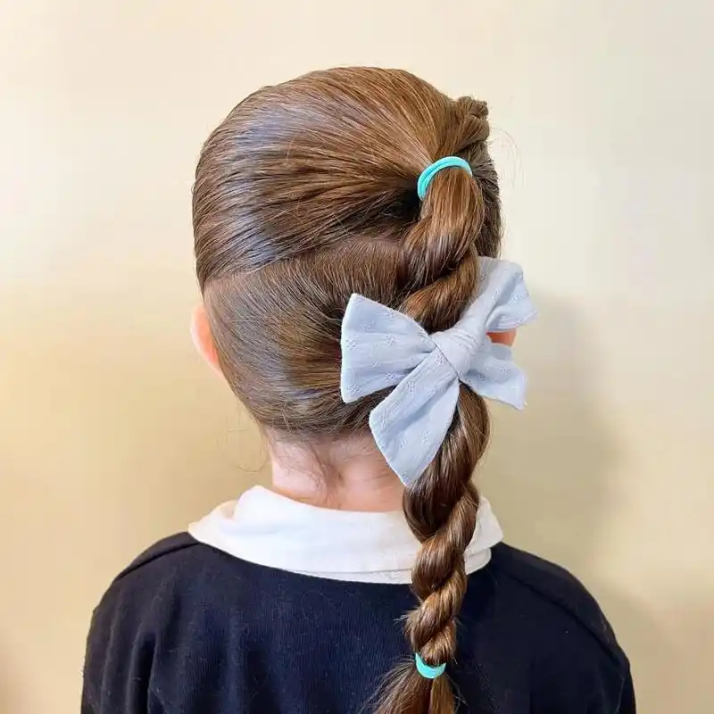 侧边马尾#侧编马尾# #侧边编发# #小女孩编发# #小女孩发型# #小女孩