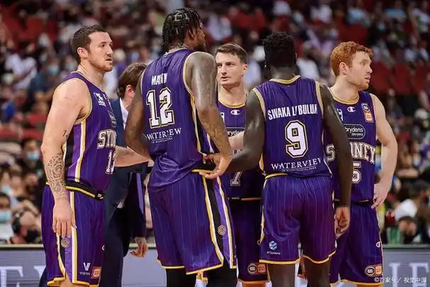 北京时间2023年4月16日,nba季后赛西部首轮开打,排名第三的国王队在