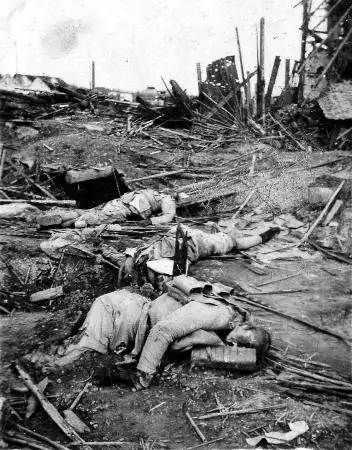 图文:荻岛静夫拍摄的"轰炸后"的照片