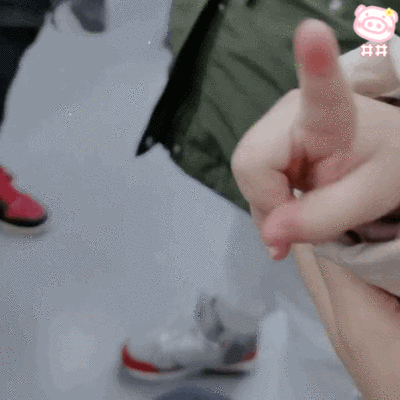 可爱的小女孩动图