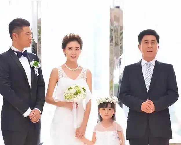 演员高露是靳东的亲妹妹因知否走红老公至今成谜