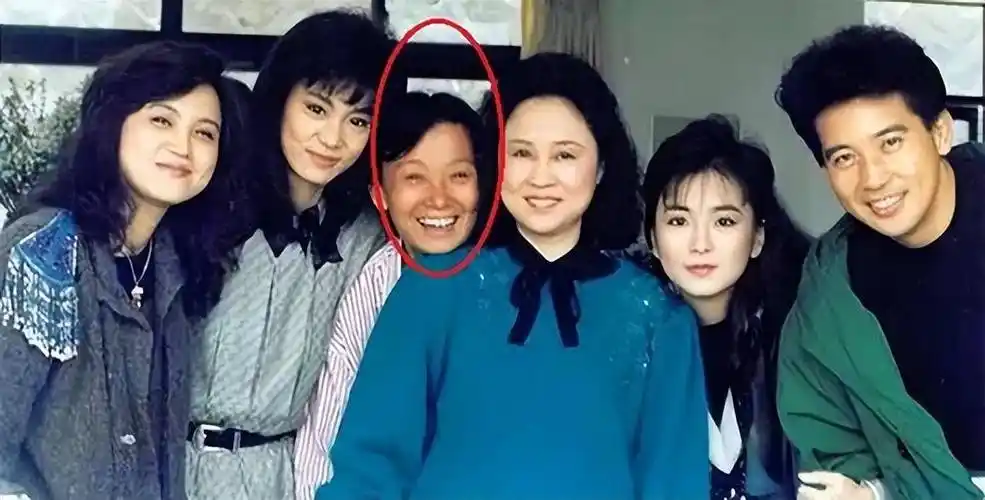 2018年导演刘立立离去,作为他人曾主动绝育,在病房内举行婚礼