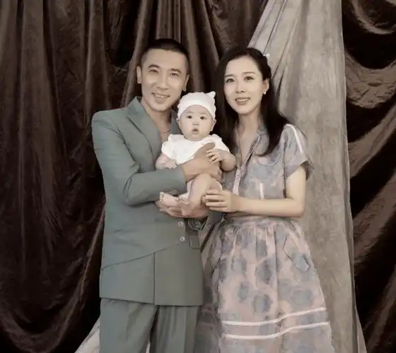 回顾演员颜丹晨我这辈子幸福的事情就是嫁给了小4岁的丈夫