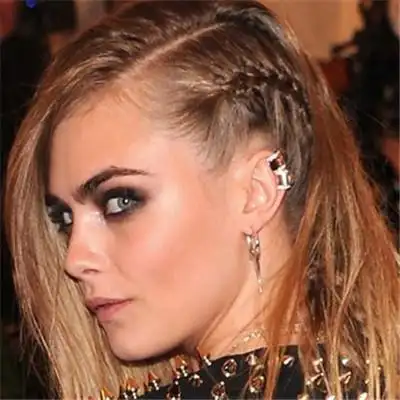 不做乖乖牌 朋克风发型半边头编发御姐范十足