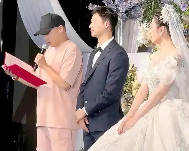 国乒31岁世界冠军周雨结婚,马龙樊振东祝福,陈玘见证_腾讯新闻