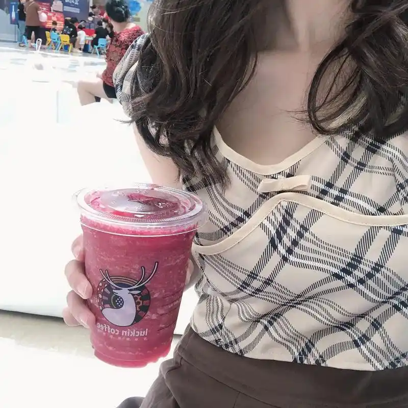 配音太好玩了 发几张照片#女生的快乐就是这么简单 #奶茶 - 抖音