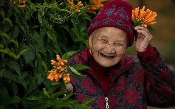 人老了不在于走路和睡觉过60岁后请记住8条长寿准则