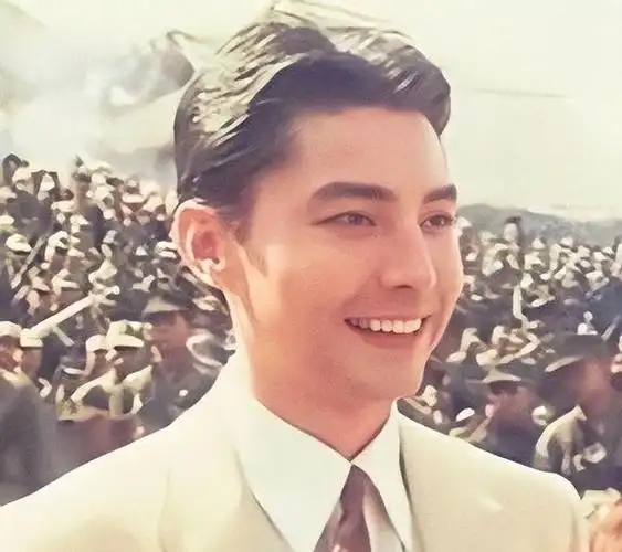 "亚洲美男"尊龙:无父无母,无儿无女,71岁孑然一身,一生孤独