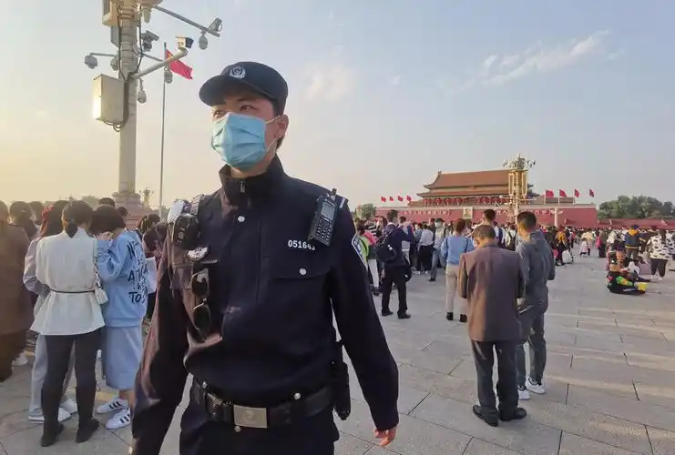 天安门民警全力以赴奋战国庆安保
