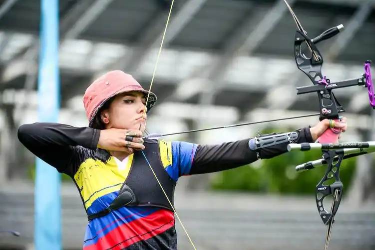 射中你了吗哥伦比亚超高颜值射箭美女被赞爱神丘比特