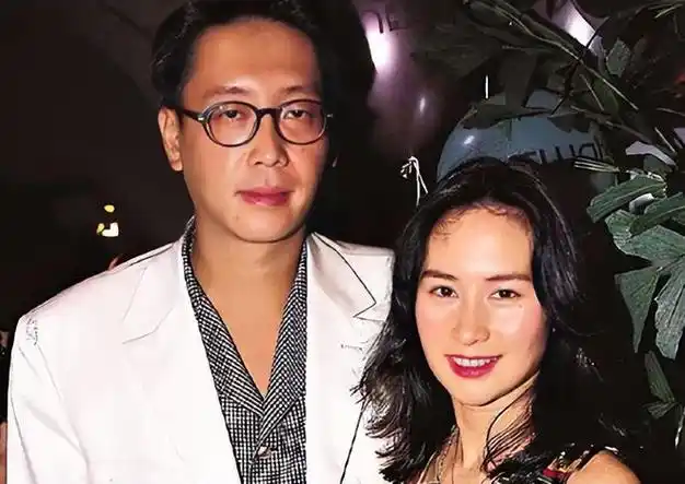 何超琼又跟干女儿过母亲节身家264亿无儿女已将对方视如己出