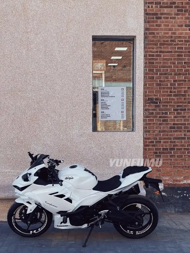 超帅白色川崎ninja400|机车摄影 听说你喜欢我的白色川崎