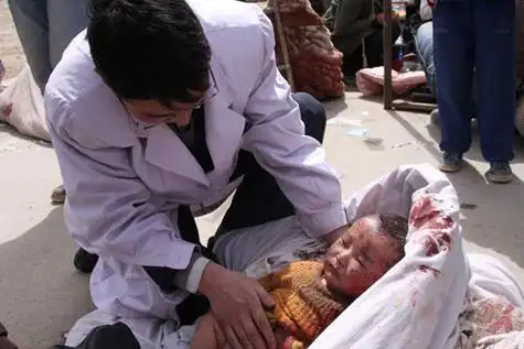 图片:青海省玉树县发生7.1级地震 (一)