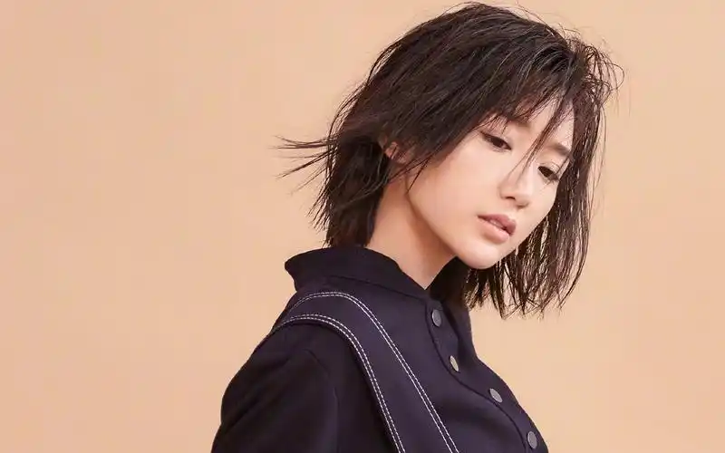 毛晓彤时尚画报写真高清桌面壁纸