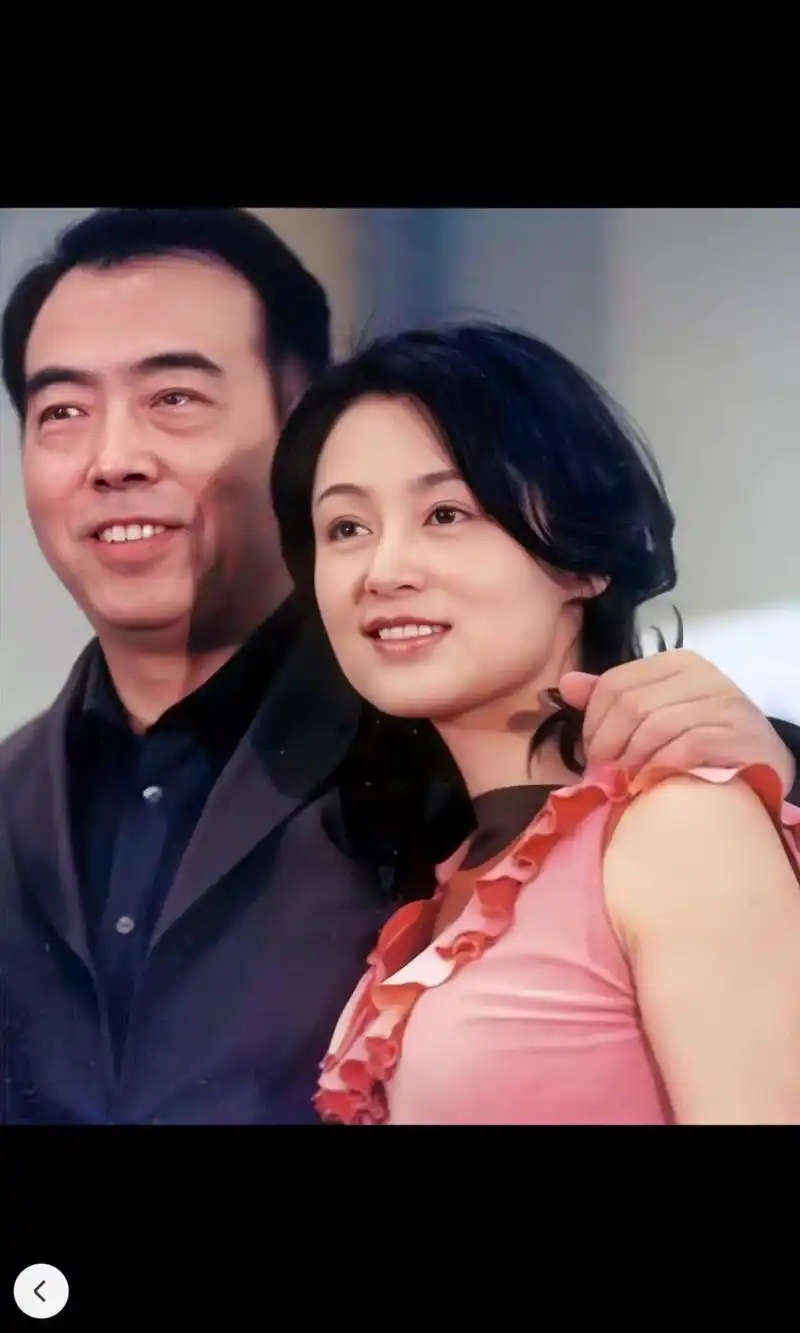 陈红和陈凯歌是在拍戏中相识后逐渐走到一起的,陈凯歌在采访时曾 - 抖