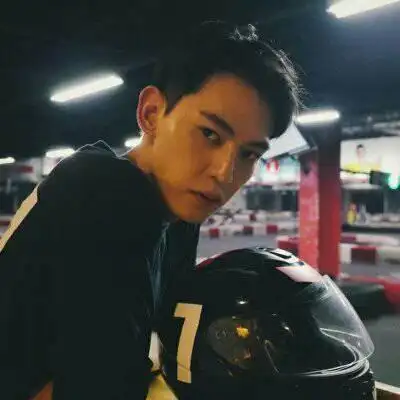 稳重成熟男人头像