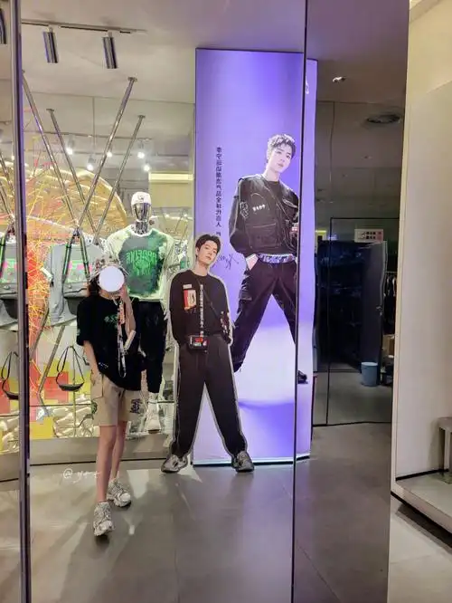 李宁 li ning  李宁反伍badfive x 雾都大势黑白两色都好好看,比联名