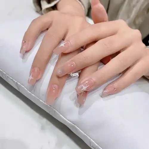 长款显白冰透星星美甲
