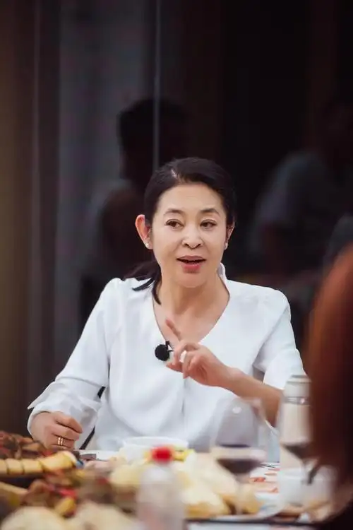 64岁倪萍先后有过4任,再看看现任丈夫,简直就是天差地别|杨导|郭达