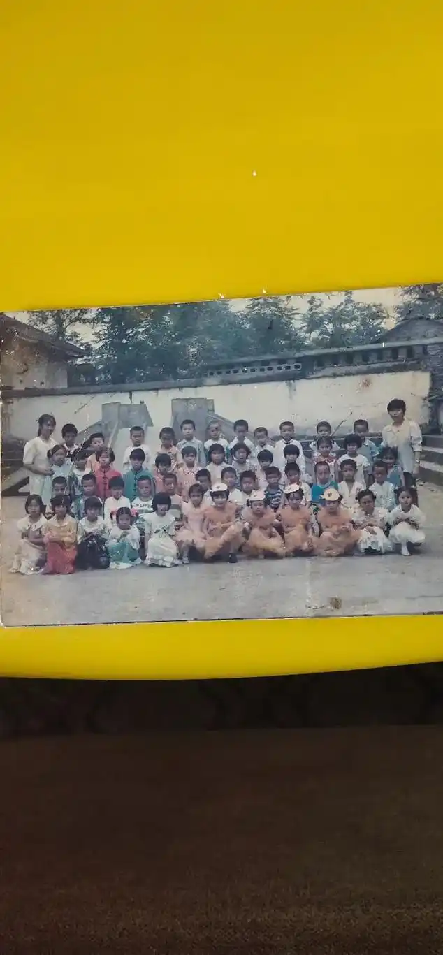 没事看看老照片,不一般的欣赏却难以忘怀.愿我想念的老学生们: - 抖音