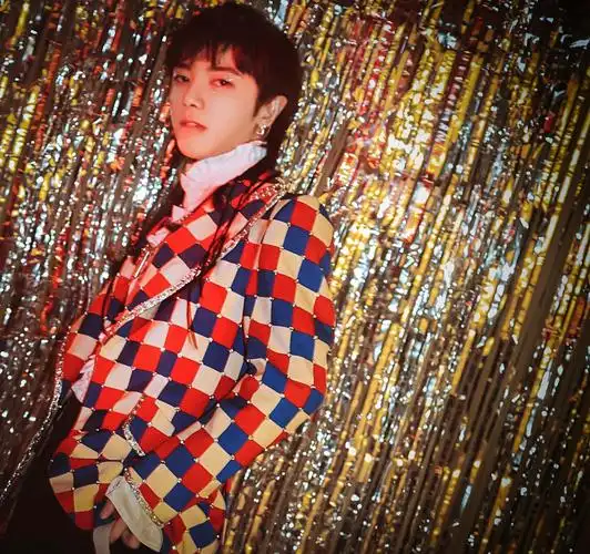 【华晨宇水仙文】败类(七)〔飒卷 炸须 十绒