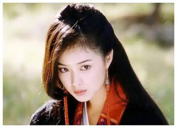 哎呀,吃瓜的小伙伴们,1991年,蒋欣可是靠着在《坠子皇后》中耀眼的