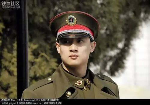 怀念解放军87式军服那种简洁明快的风格