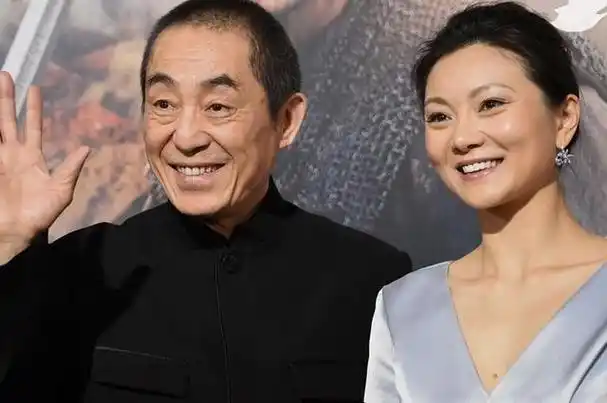 回顾张艺谋背后的女人19岁未婚产子连生三胎没等到张艺谋婚约
