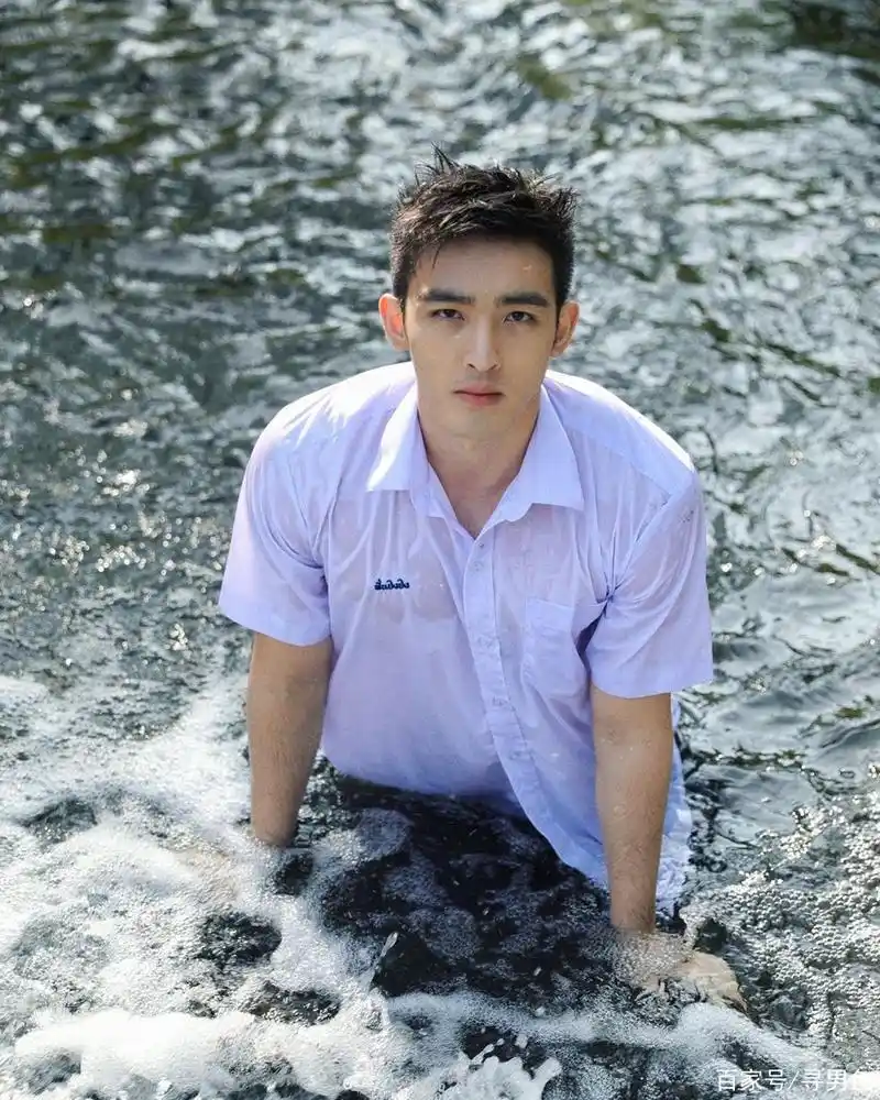 网红毛若懿,各种风格的照片