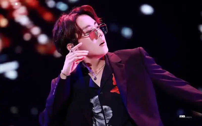 今天是bts郑号锡的28岁生日来看一个郑号锡solo单曲justdance舞台混剪