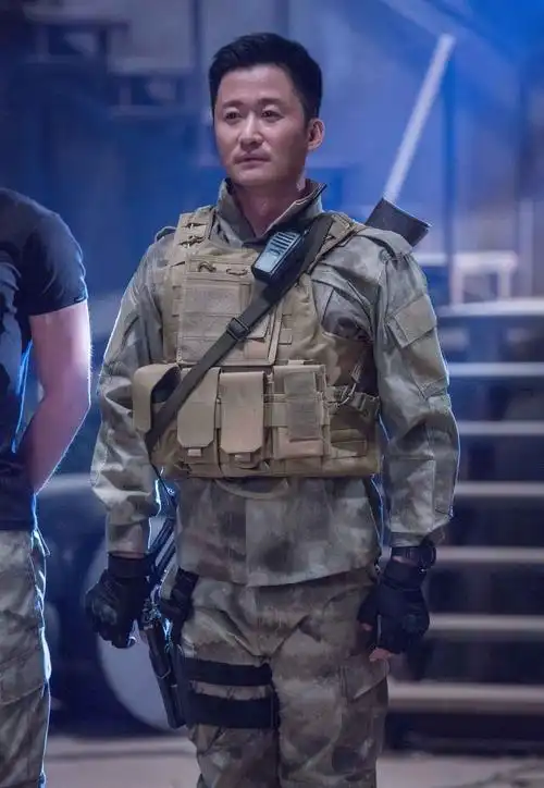 原创吴京谈当特种兵经历,自己爬4楼用21秒以为很牛,结果被教官打脸