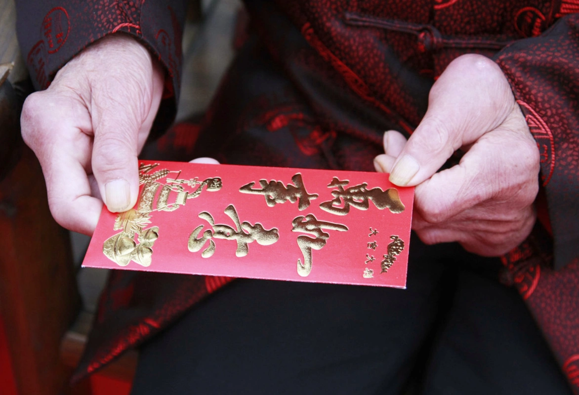春节纠结怎么给小辈发红包?有关压岁钱的问题,看这一篇就够了