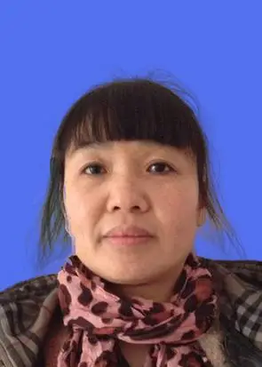 求高手把这两张照片p成1寸和5寸的证件照,背景颜色改成蓝色