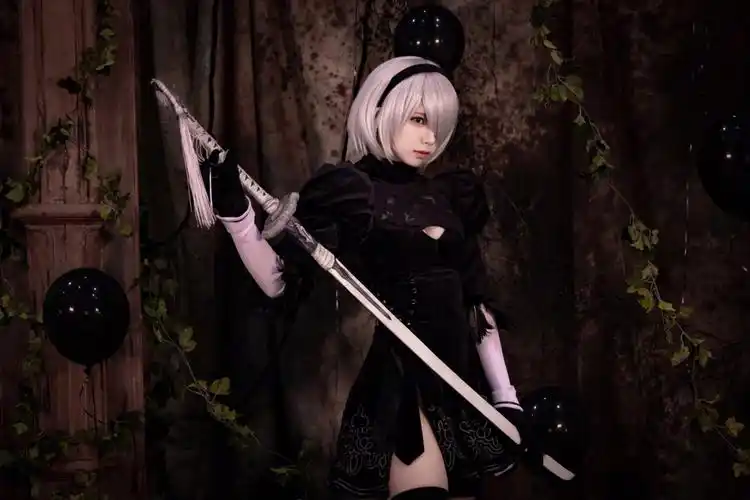 人气美女cos这样的2b小姐姐眼睛离不开的黑丝白腿高还原