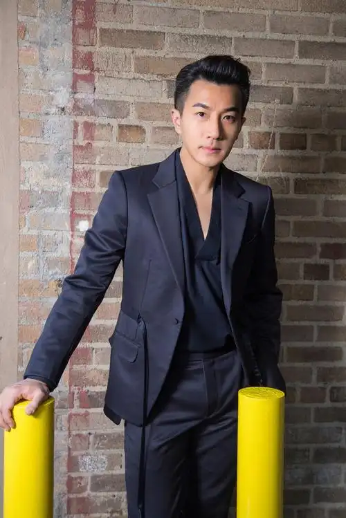 刘恺威纽约街头优雅从容街拍写真图片