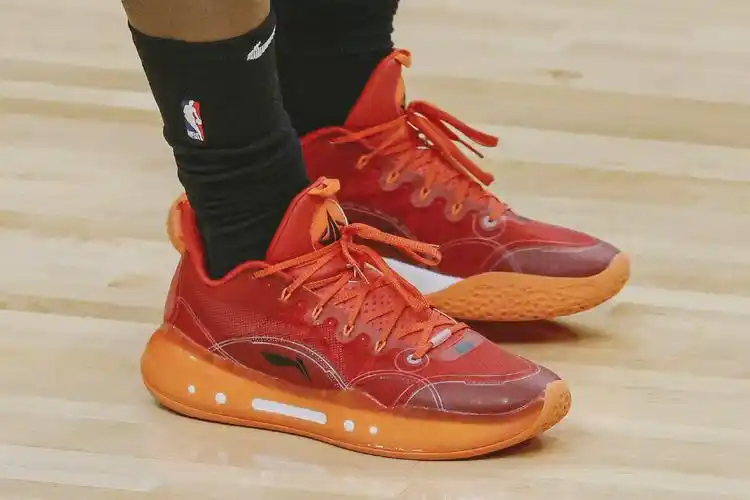 今日nba球员球鞋上脚精选 吉米-巴特勒 李宁驭帅14 low pe